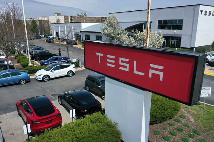 Tesla launches cheaper Model X and Model S options with less range