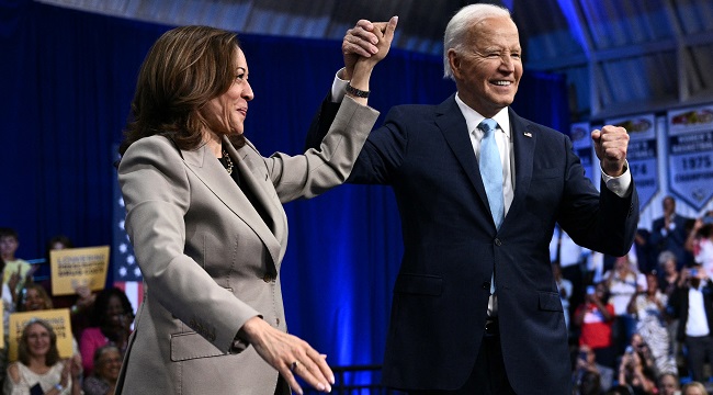 US President Joe Biden points to Vice President and Democratic presidential candidate Kamala Harris UsVotePoliticsBidenHarris 1